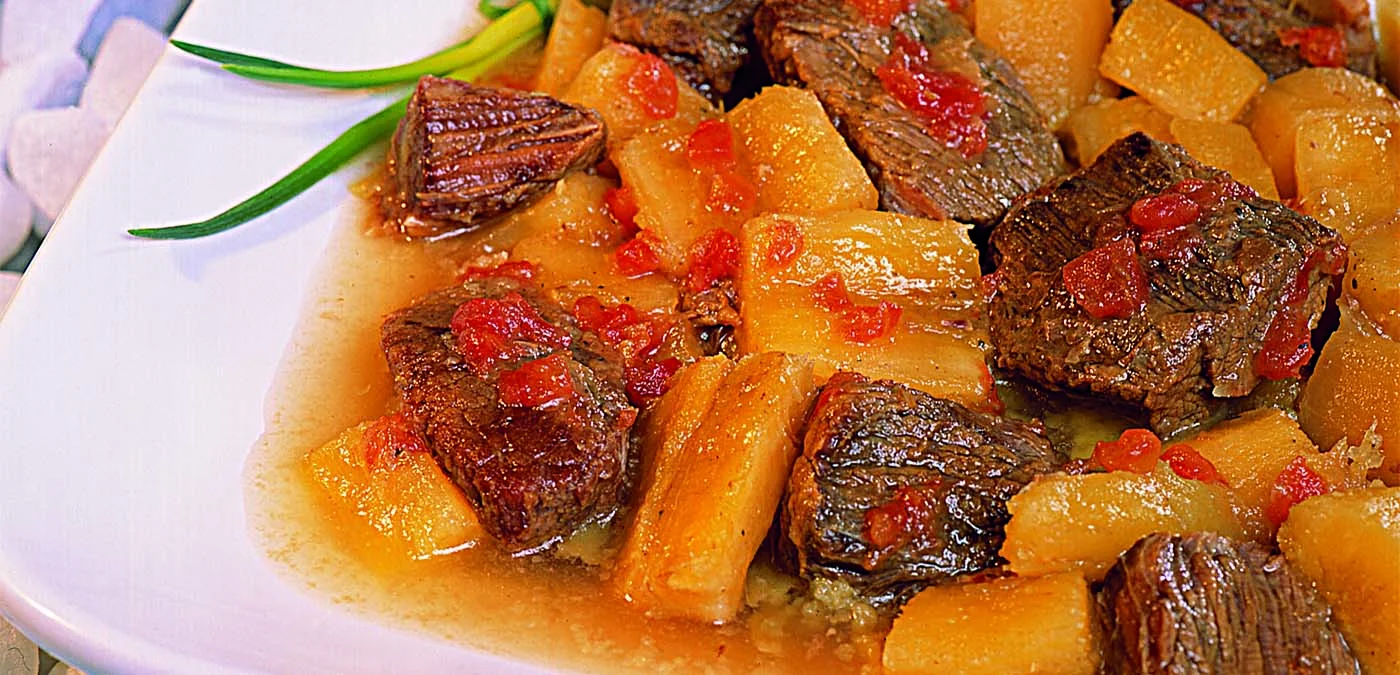 Vaca Atolada: Receita Tradicional Mineira com Costela Macia e Mandioca Cremosa